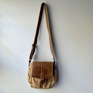 TSD Brand Turtle Ridge Canvas Crossbody Bag